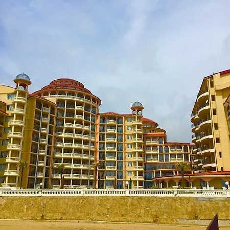 Ik In Andalusia Beach 엘레니테